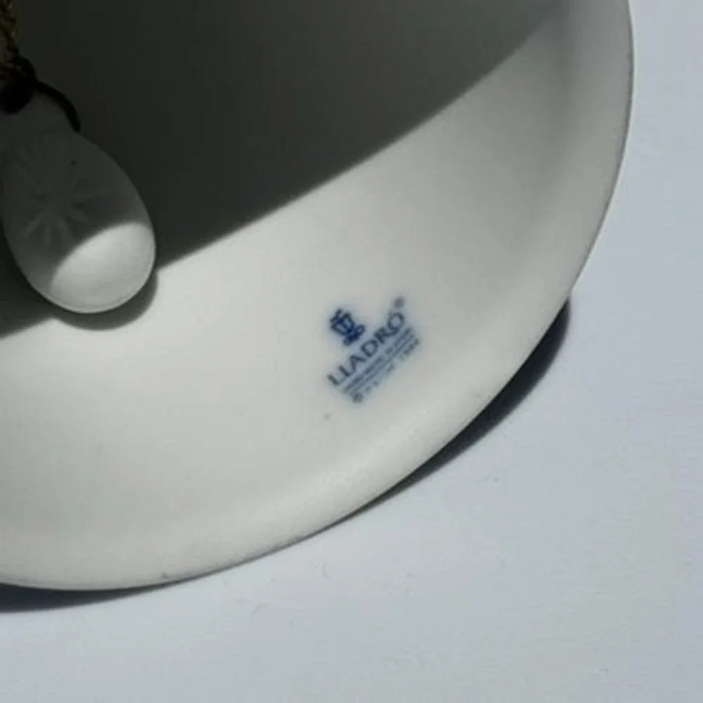 Lladro 2002 Christmas Bell Porcelain Ornament Angel Cherub Blue White Matte 3